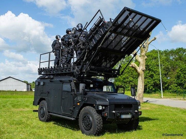 Les nouveaux camions militaires Sherpa Light jugés trop chers pour le GIGN 