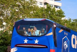 Un bus 100% français pour le retour des Bleus