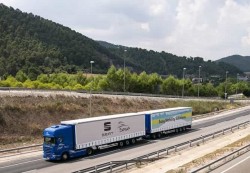 Une double semi-remorque développée par Seat