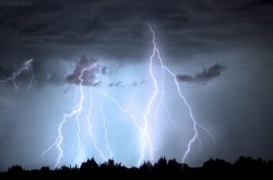 Conduite&nbsp;: que faire en cas d'orage&nbsp;? 
