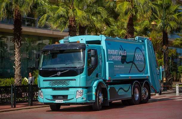 Un 1er poids lourd électrique Volvo a été livré en Afrique 