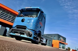 Une flotte d'Actros pour Transports Vallée