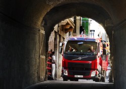 Course poursuite spectaculaire avec des taureaux pour le nouveau Volvo FL !